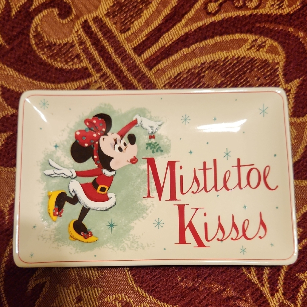 Disney "Mistletoe Kisses" Small Jewelry Tray